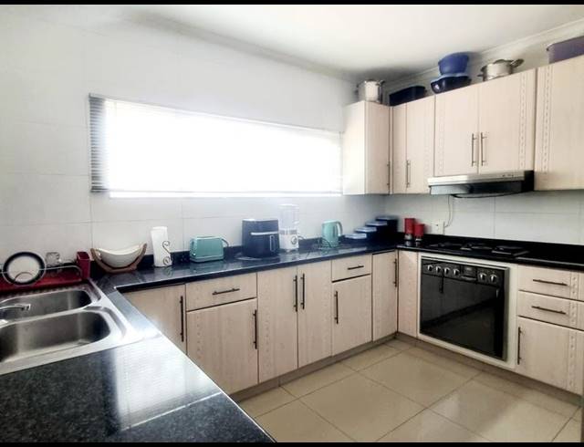 4 BEDROOM HOUSE FOR SALE IN MONTCLAIR